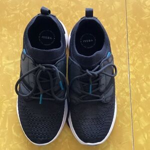 ISSI Black Womens Waterproof Sneakers